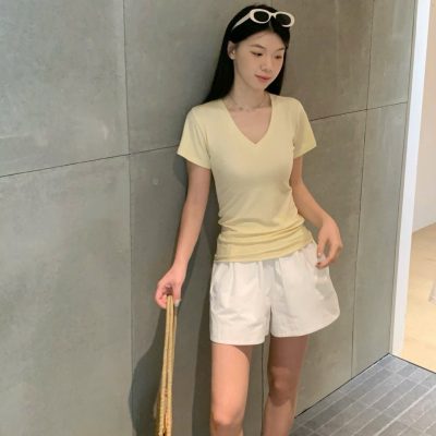 Áo thun nữ WGWE cổ V chất liệu mát mịn